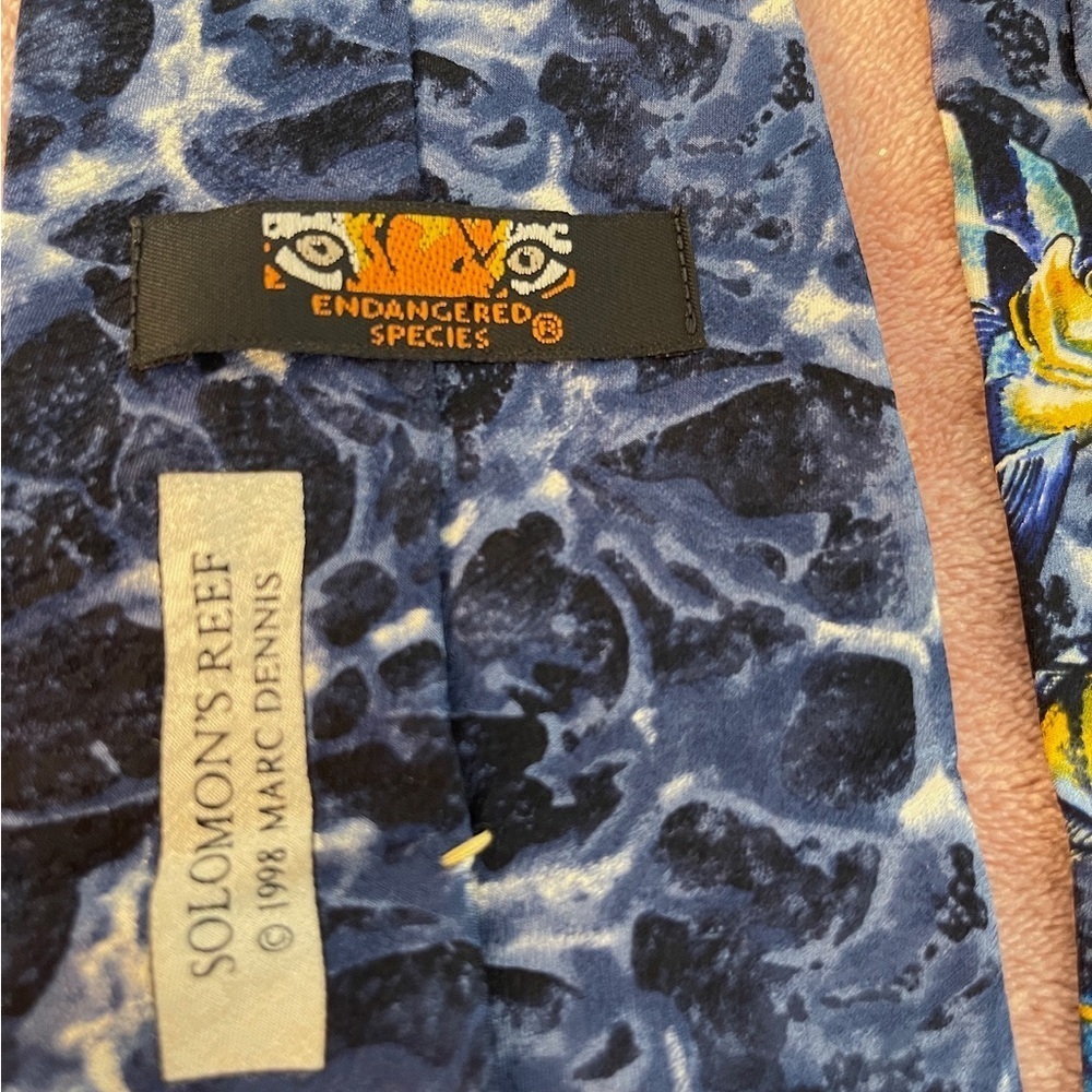 Solomon’s reef Men's Oceanic Fish Design Tie - Picture 6 of 8